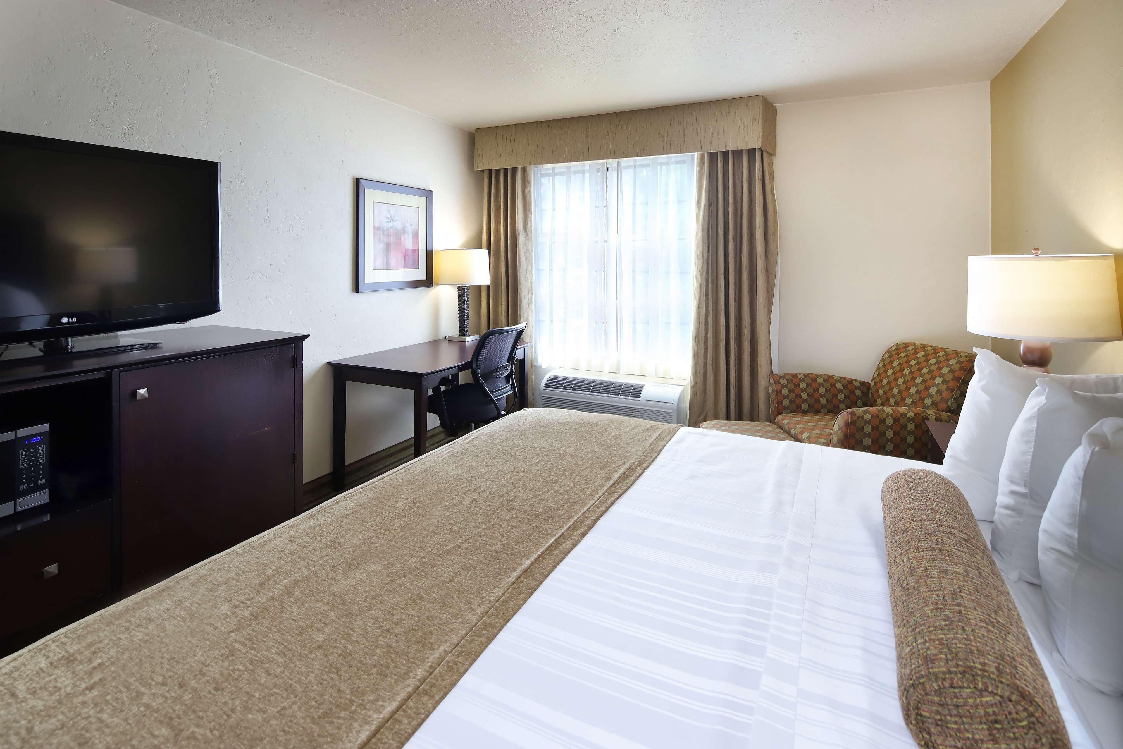 Wyndham Tucson Airport Hotel & Conference Center Экстерьер фото