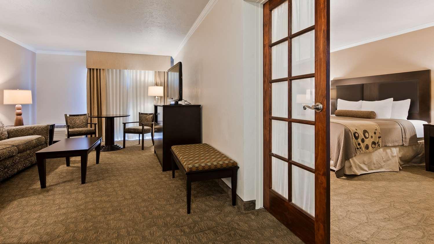 Wyndham Tucson Airport Hotel & Conference Center Экстерьер фото
