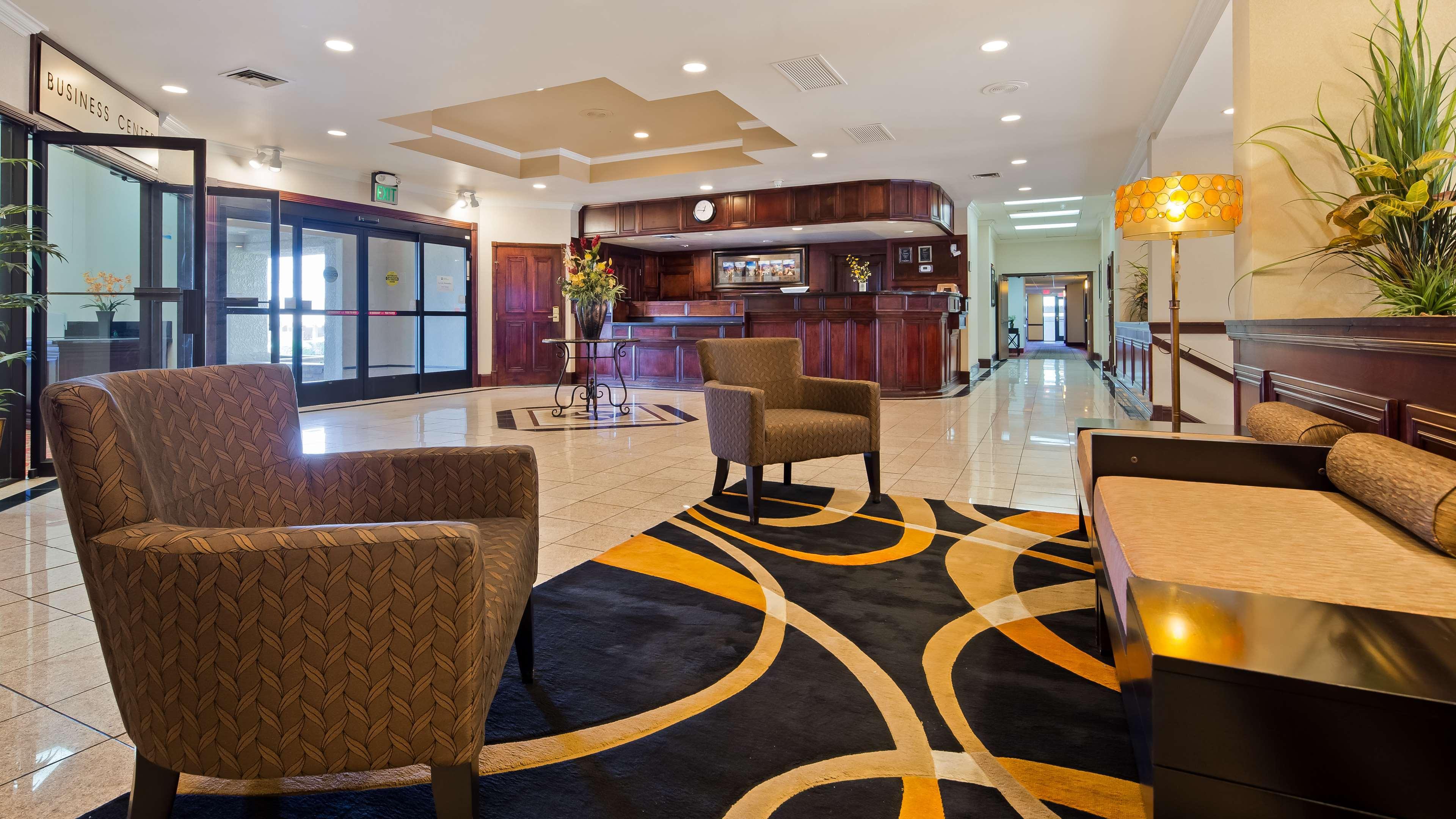Wyndham Tucson Airport Hotel & Conference Center Экстерьер фото