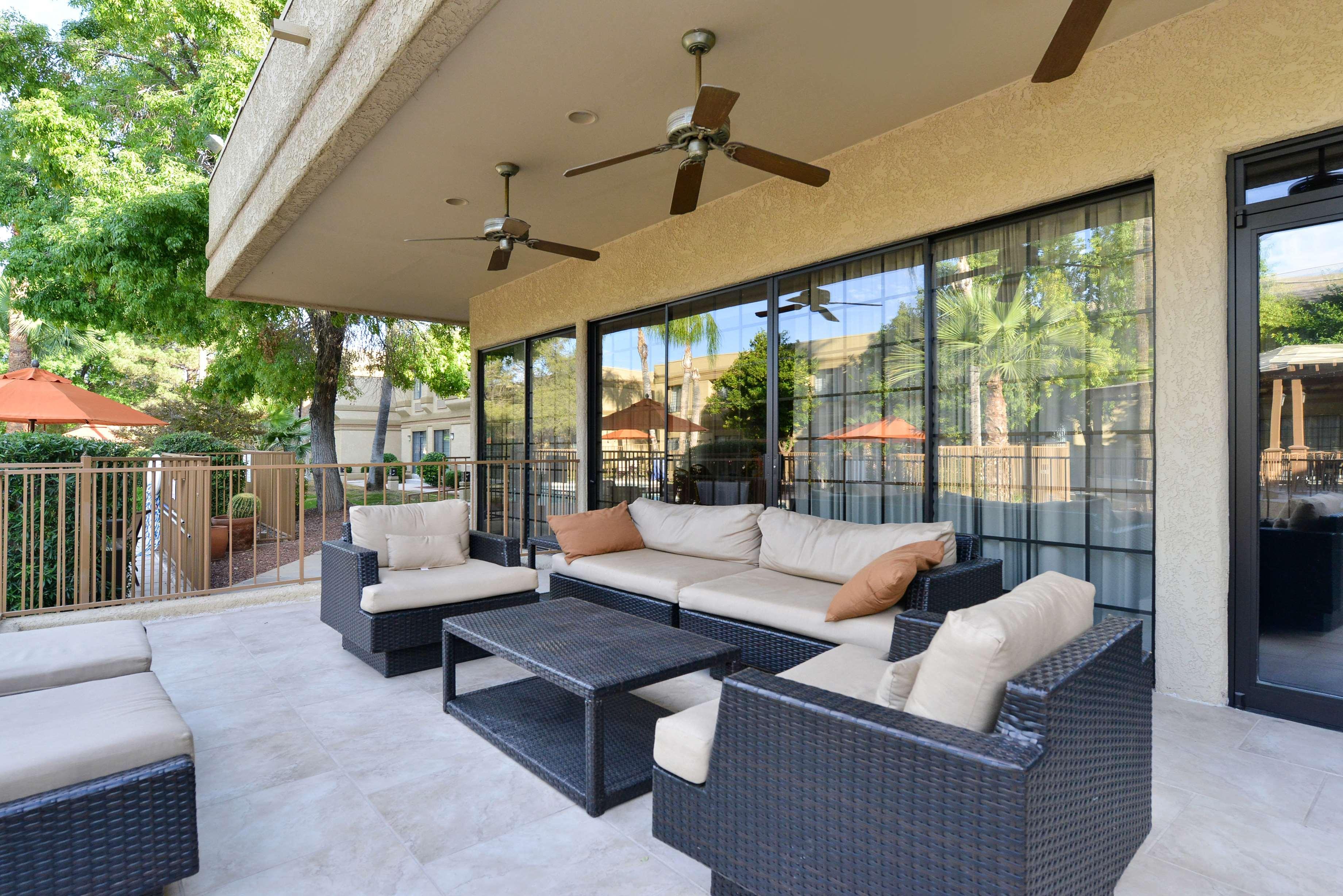 Wyndham Tucson Airport Hotel & Conference Center Экстерьер фото