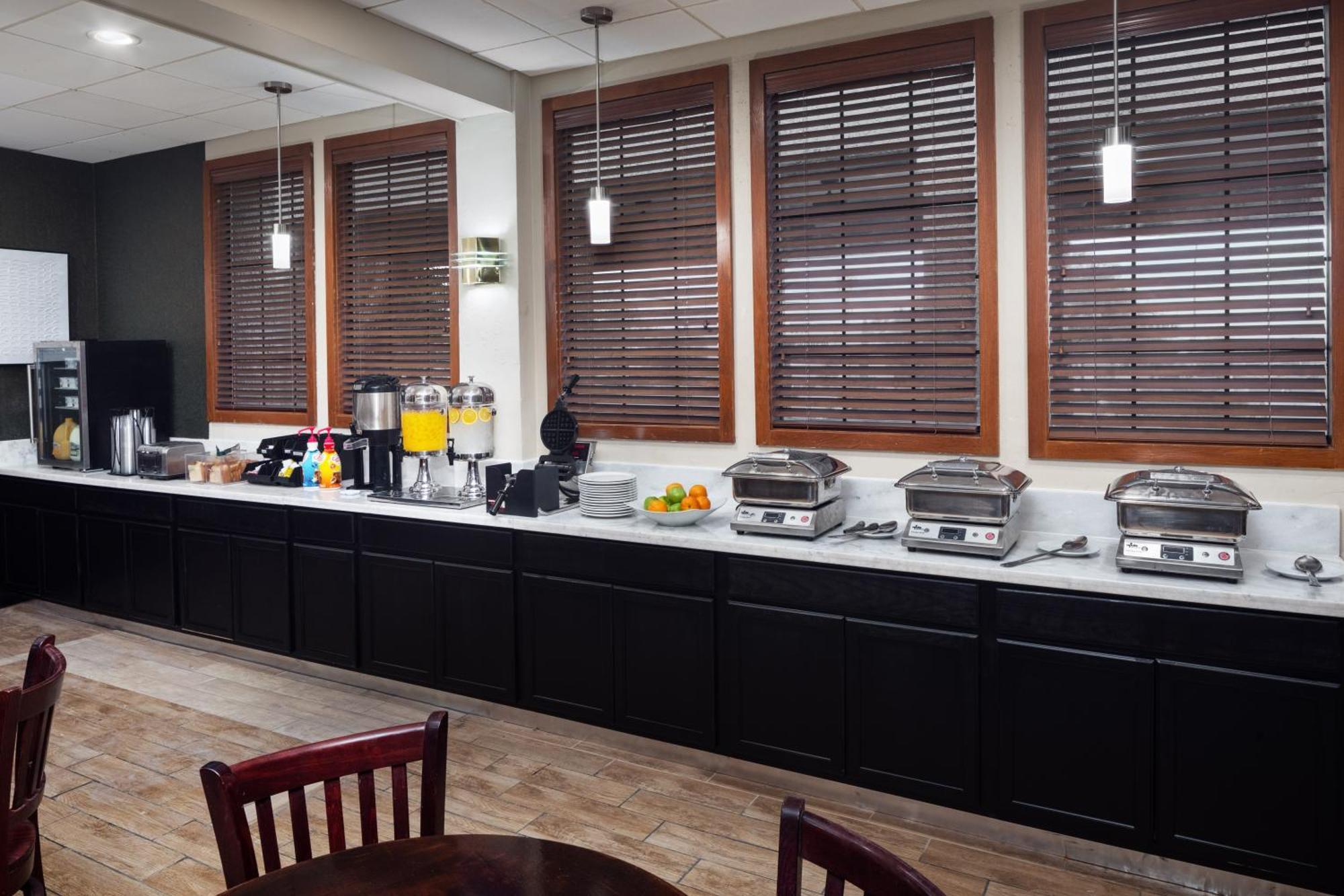 Wyndham Tucson Airport Hotel & Conference Center Экстерьер фото
