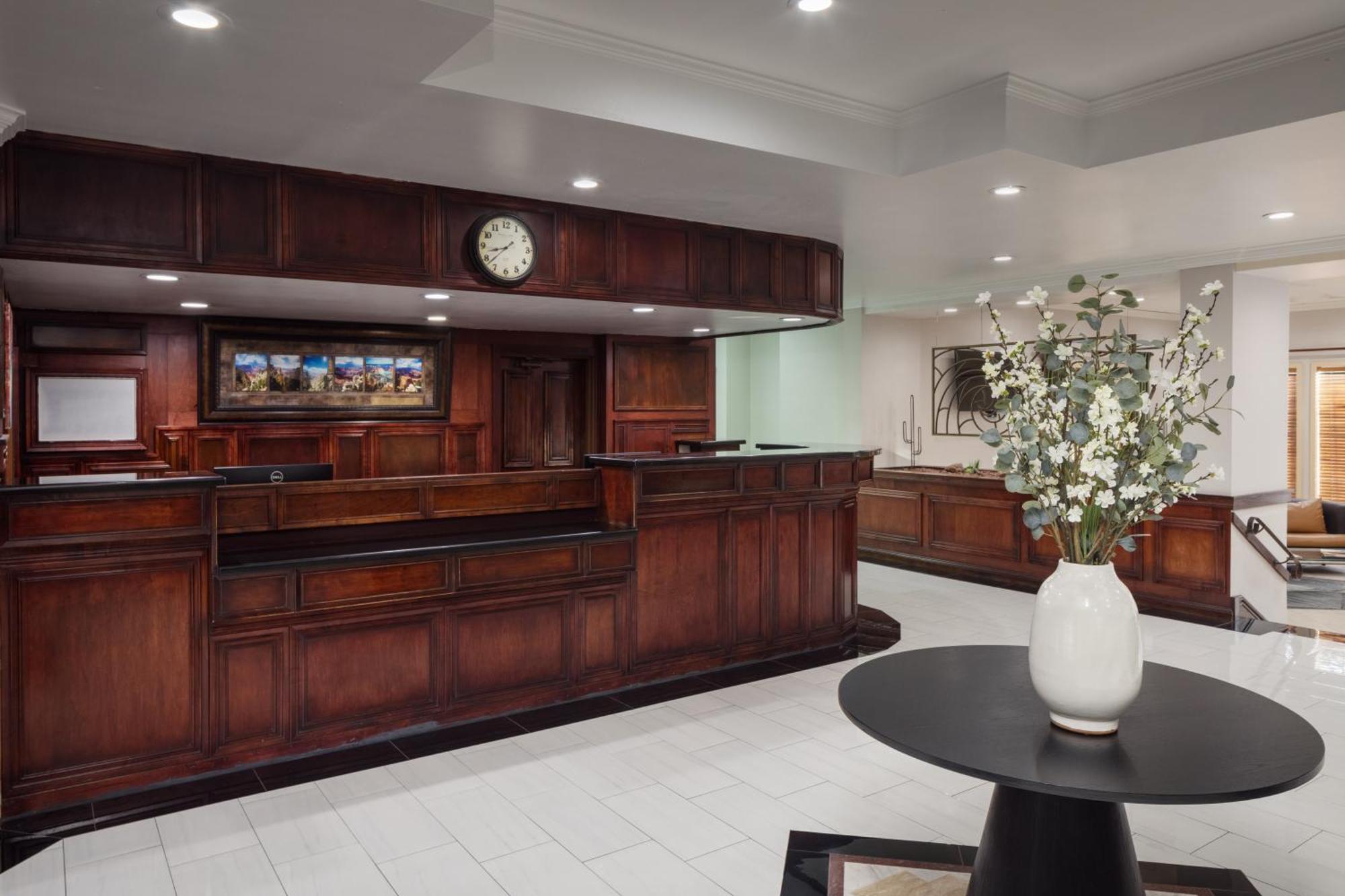 Wyndham Tucson Airport Hotel & Conference Center Экстерьер фото