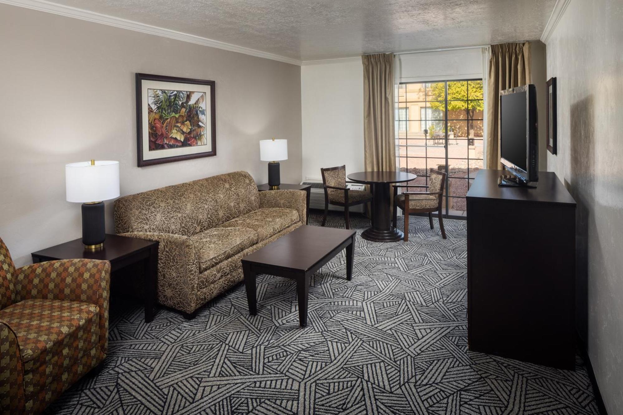 Wyndham Tucson Airport Hotel & Conference Center Экстерьер фото